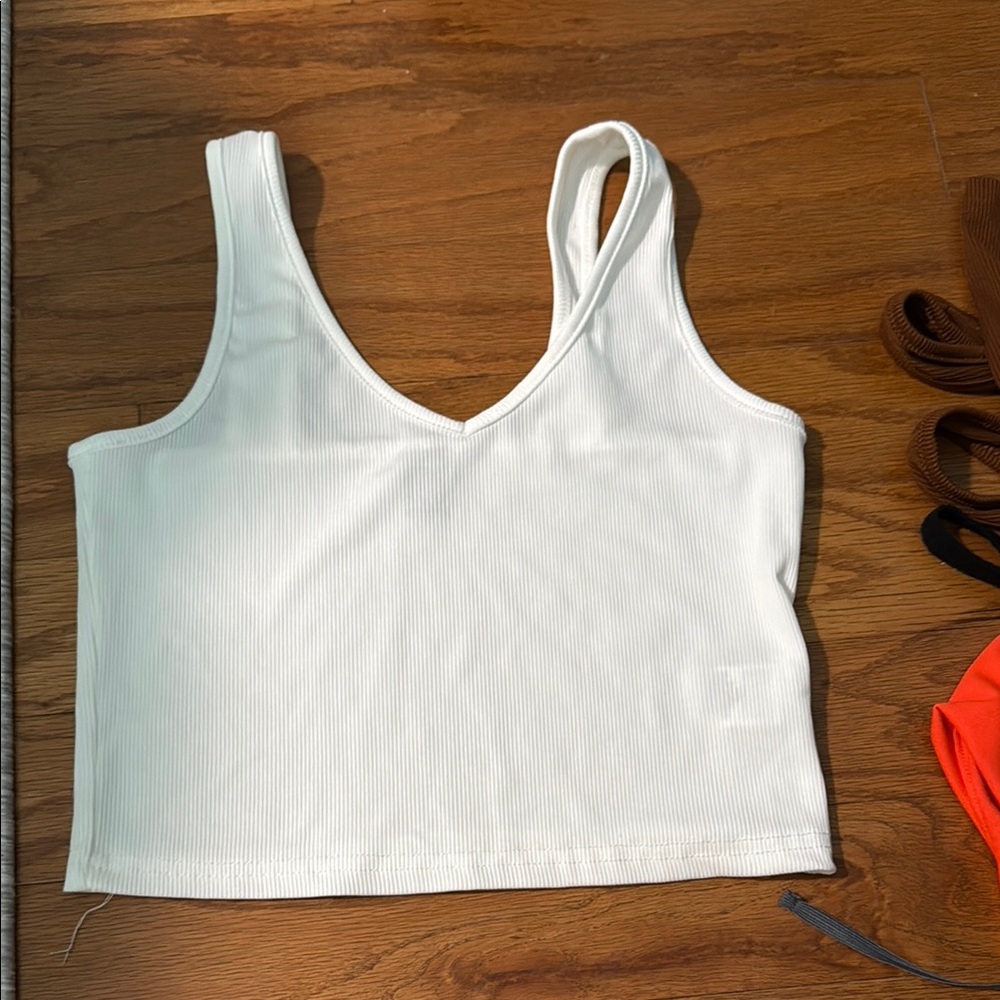 SHEIN White Crop Top Essential